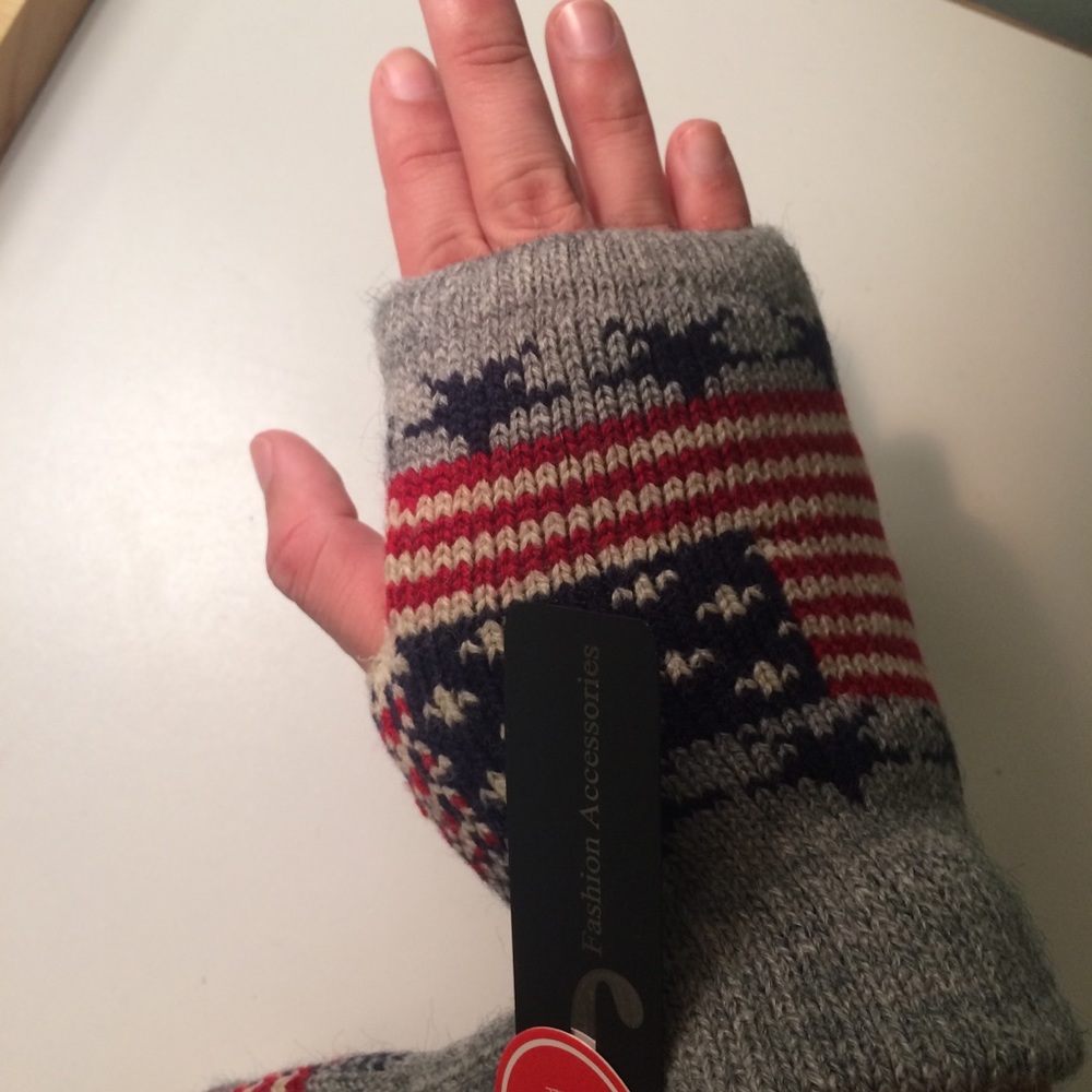 New  finger gloves - Picture 2 of 2